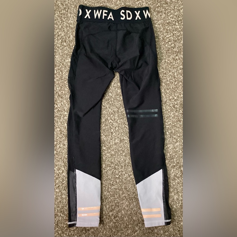 Sarah’s Day x White Fox Active leggings